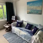 Lovely Home From Home Apartment 8 Mins Walk To Beach With Free Parking And Sun Deck 2 Bed Sleeps 4