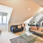 13 Buckfields
