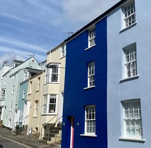 Little Monmouth 4 Bedroom Cottage, Old Town Lyme Regis, Dog Friendly And Parking