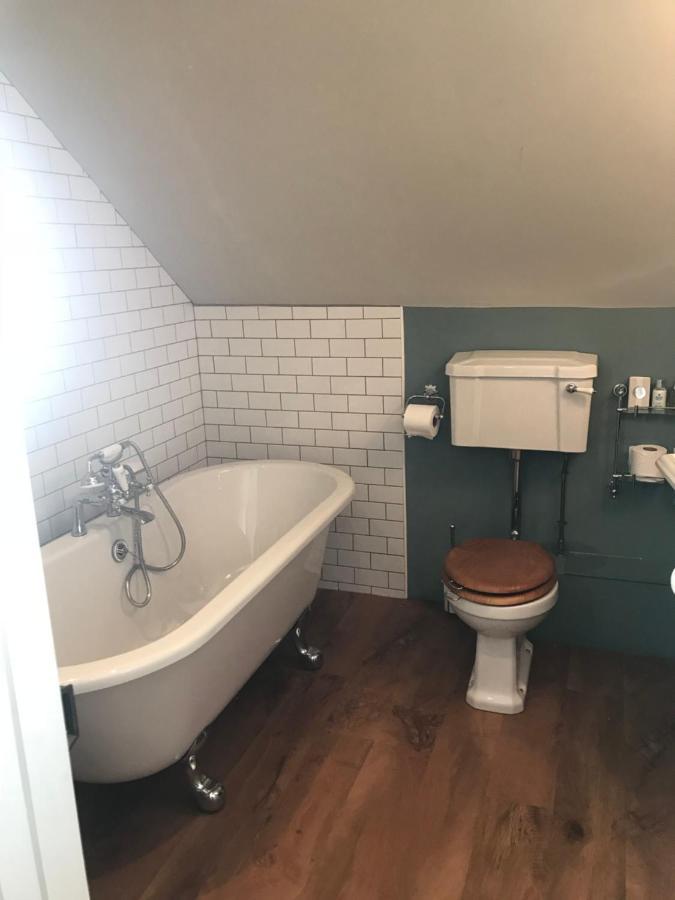 Apartment Duke Of Monmouth Penthouse Luxury Apartment, Lyme Regis, 3 Bedroom, Hot Tub, Garden, Dog Friendly