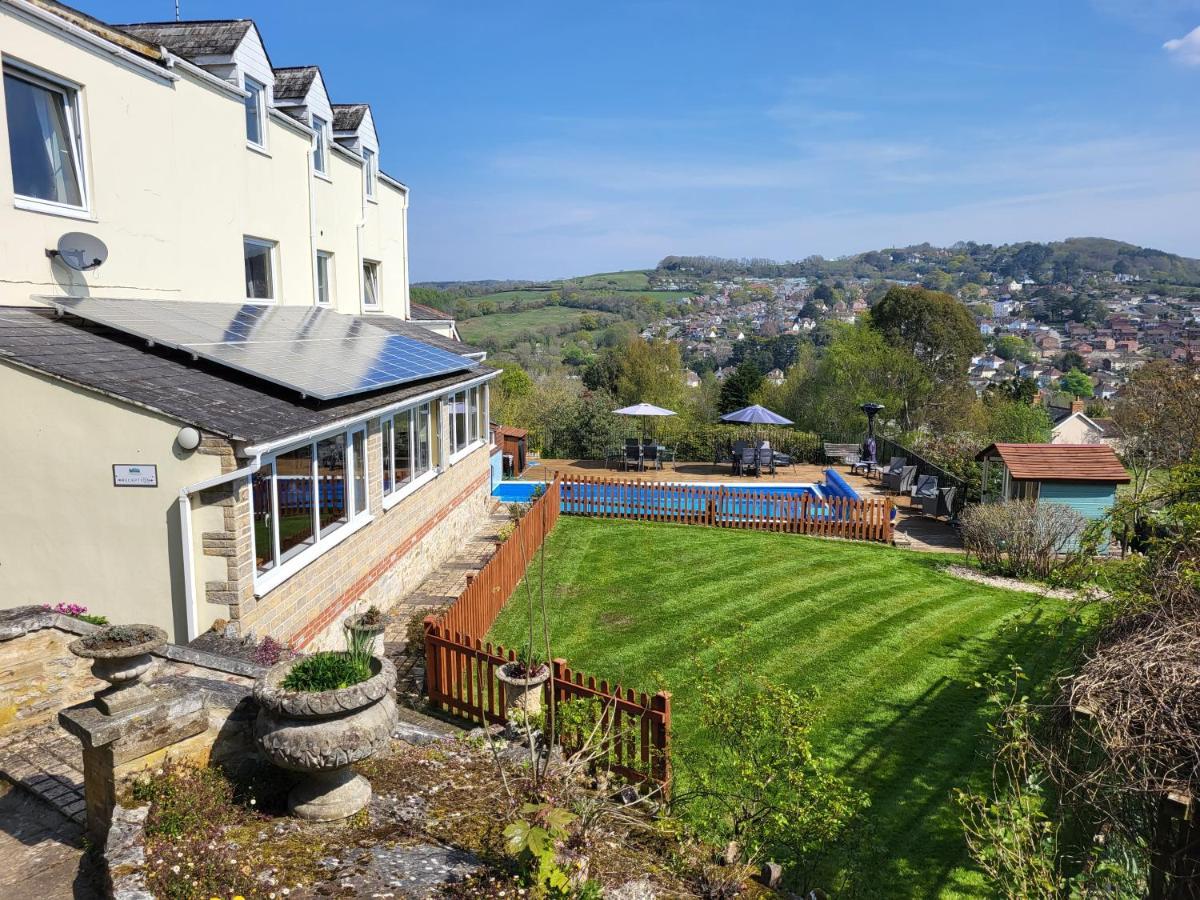 St Andrews House 4*
