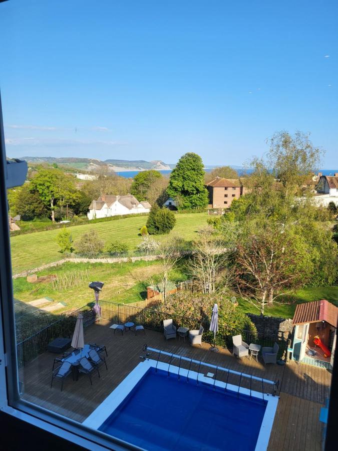 St Andrews House 4*