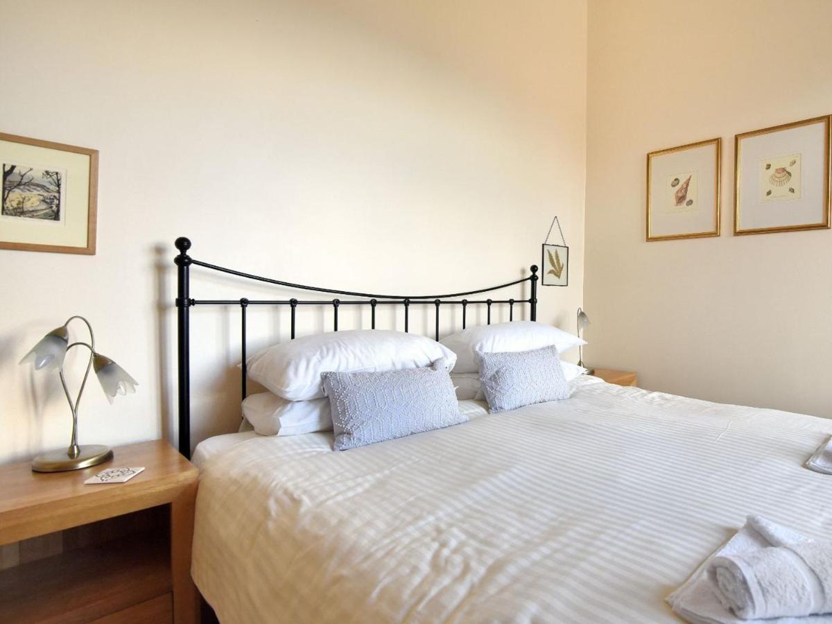 1 Coram Tower Apartment *