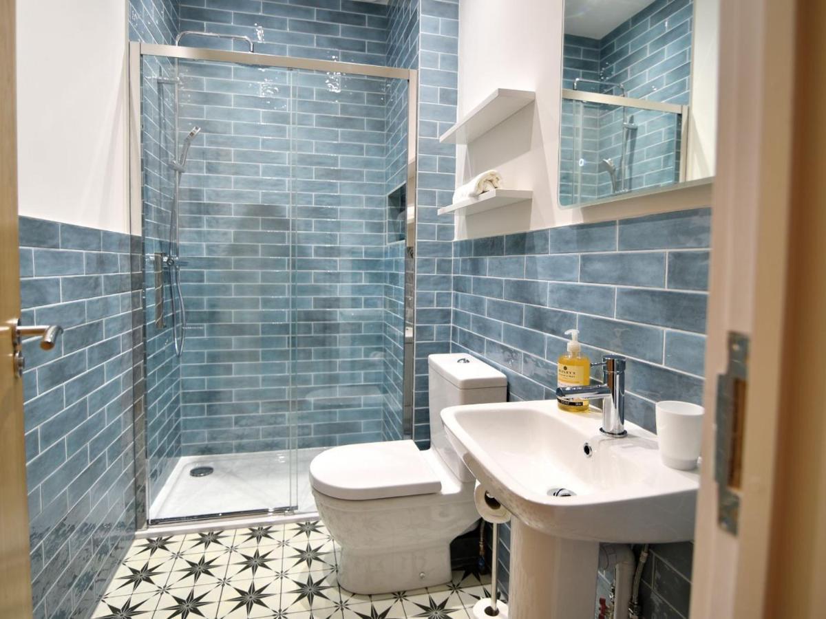 1 Coram Tower Apartment *