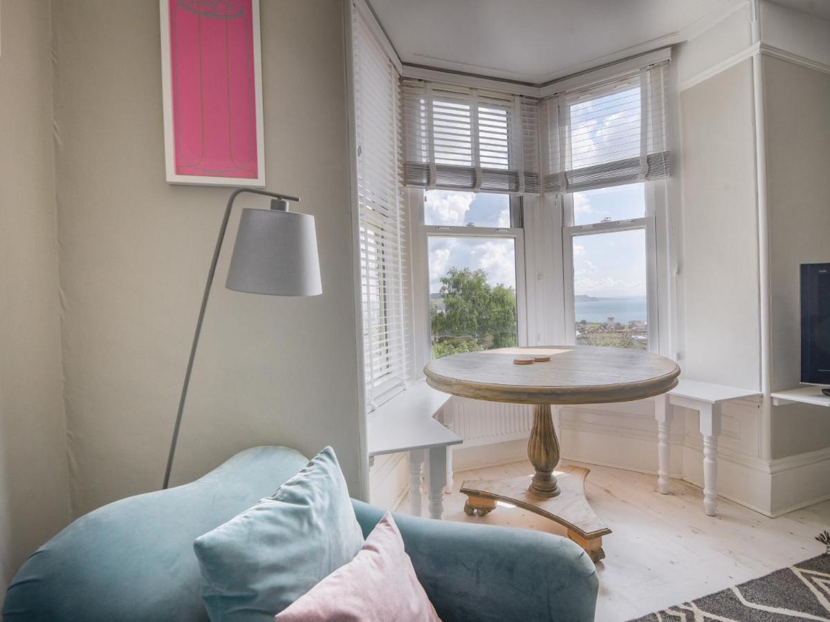 Apartment Coastal View *
