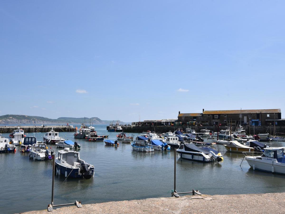 Coastal View Apartment Lyme Regis