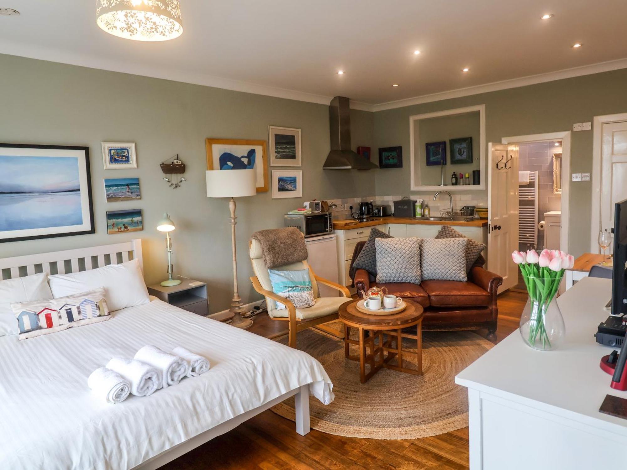 The At Queen Anne's