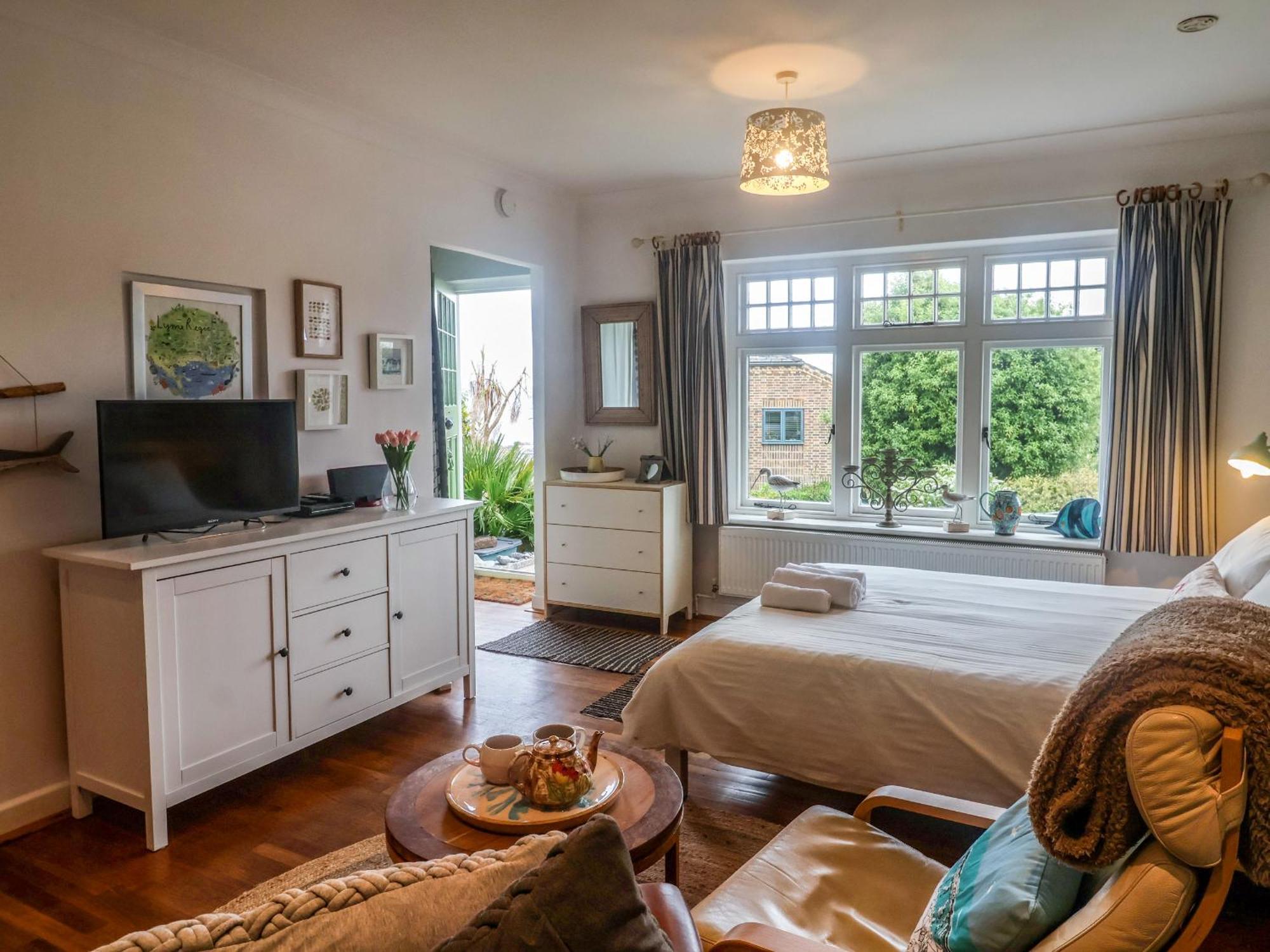 The At Queen Anne's Holiday home Lyme Regis