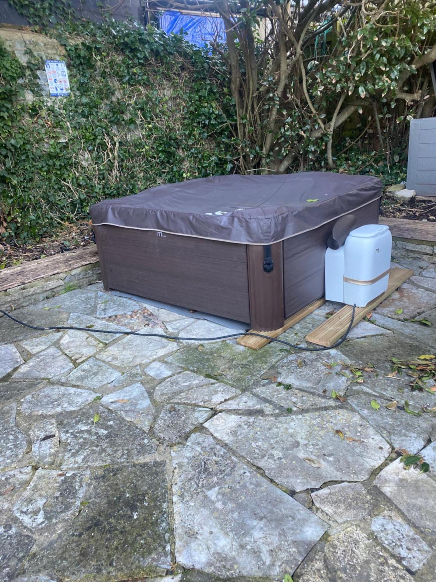 Duke Of Monmouth Penthouse Luxury Apartment, Lyme Regis, 3 Bedroom, Hot Tub, Garden, Dog Friendly Apartment *