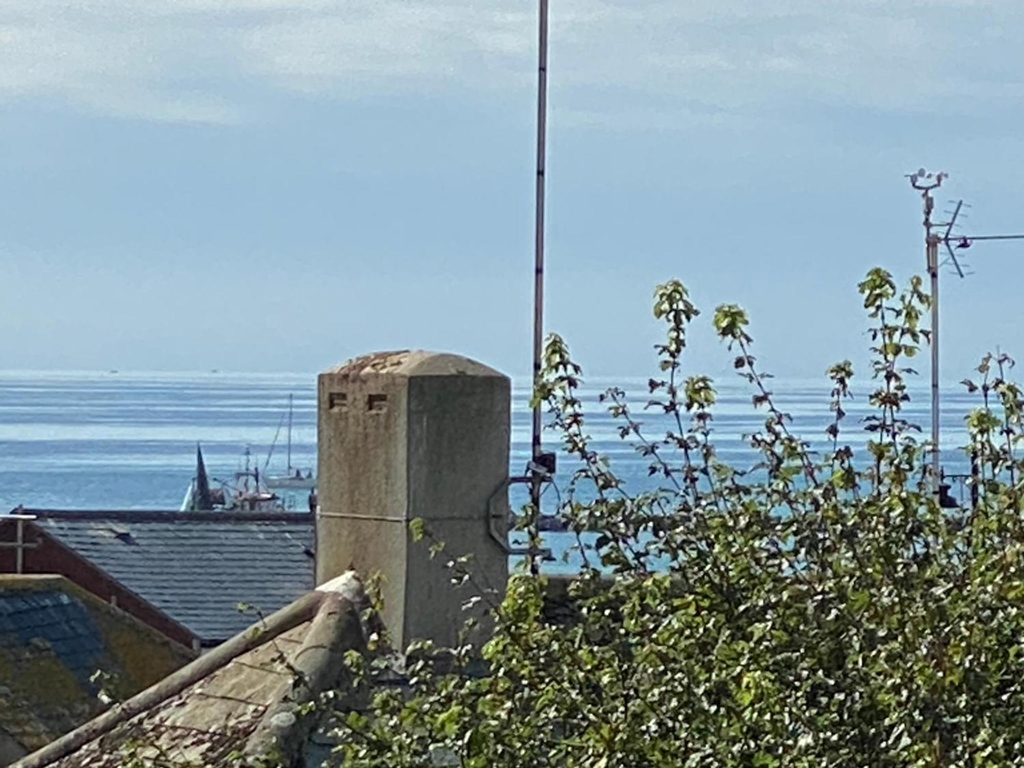 Apartment Duke Of Monmouth Penthouse Luxury Apartment, Lyme Regis, 3 Bedroom, Hot Tub, Garden, Dog Friendly *