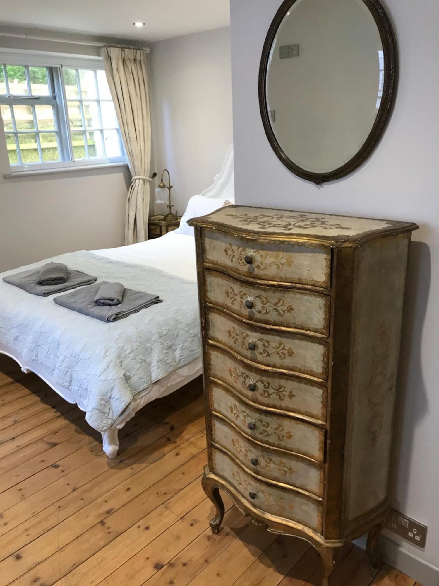 Monmouth House Lyme Regis, Up To 16 Guests, Dog Friendly, Garden, Hot Tub Holiday home Lyme Regis