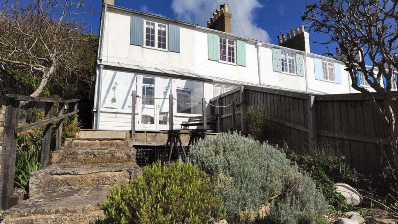 10 Cobb Terrace Holiday home *