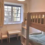 Great Price, Lovely Comfy Flat.2 Mins From The Sea