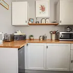 1 Dolphin Cottages