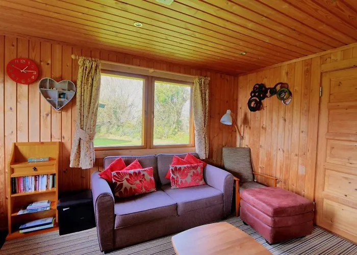 10 Pinewood Retreat