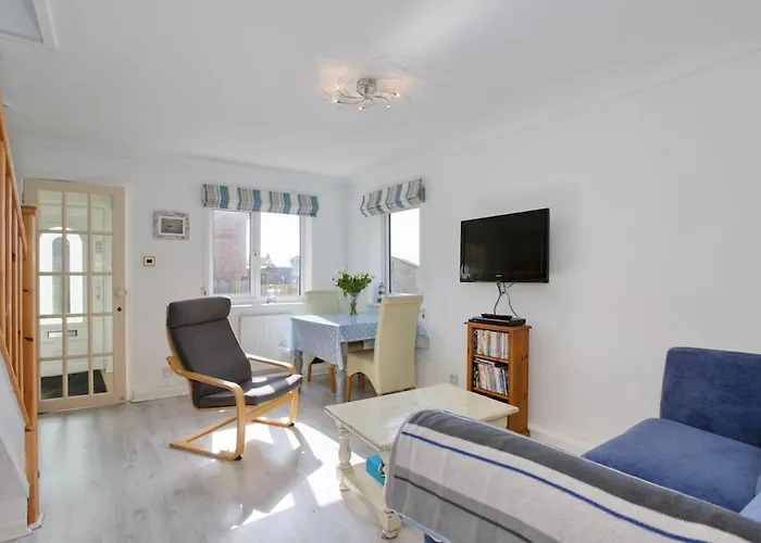 Pass The Keys Great Place To Stay In Lovely Lyme Regis Sleeps 4