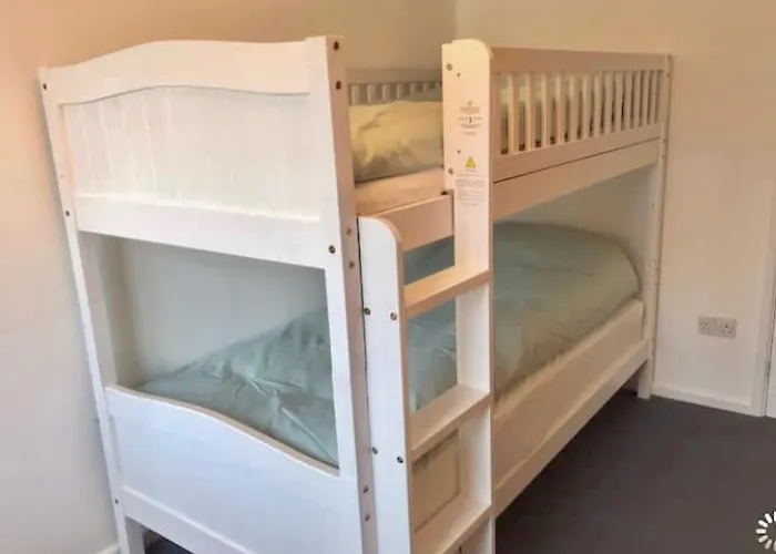 Great Price, Lovely Comfy Flat.2 Mins From The Sea