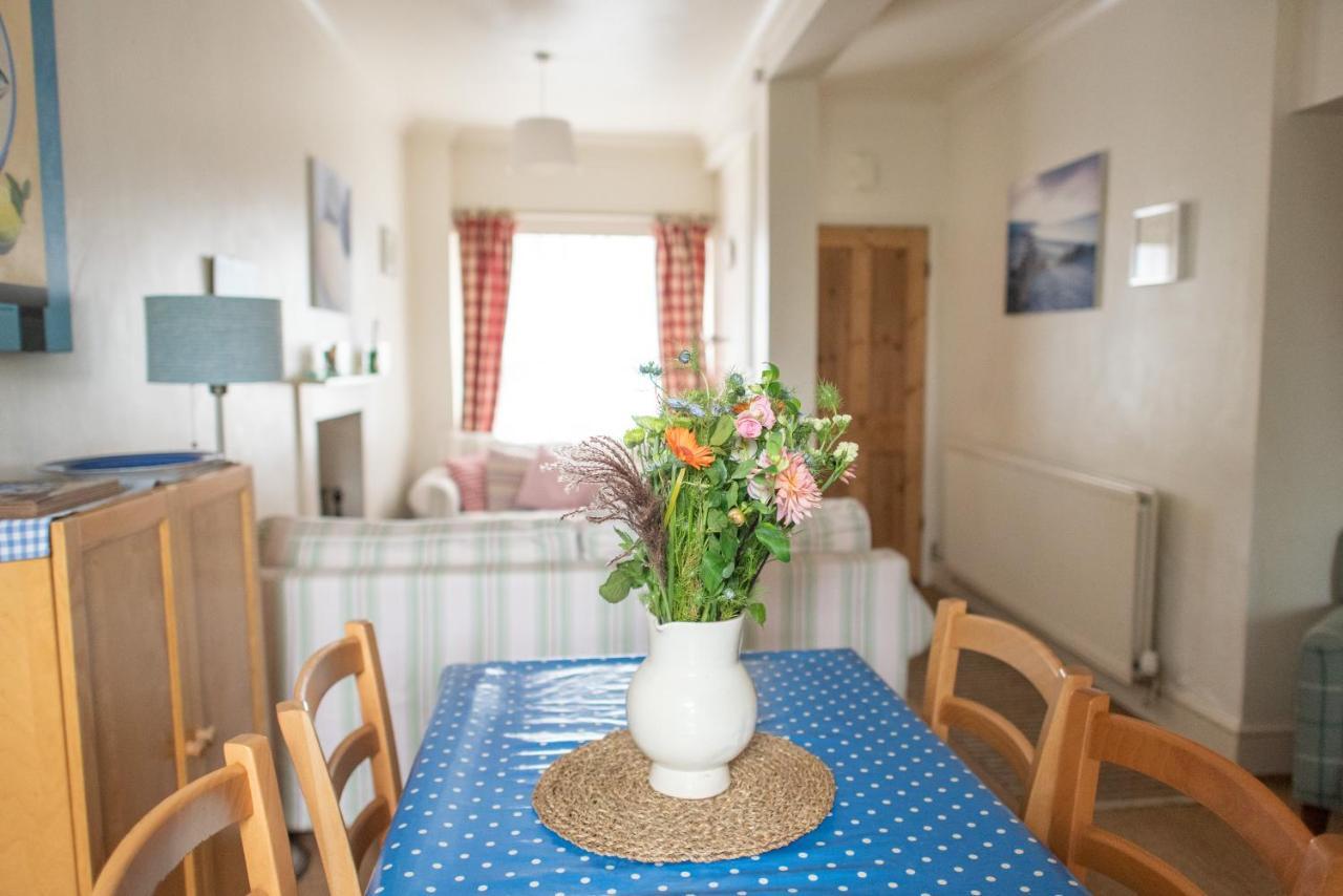 Silver Cottage, Lyme Regis, No Car Required, Dogs Welcome Holiday home *