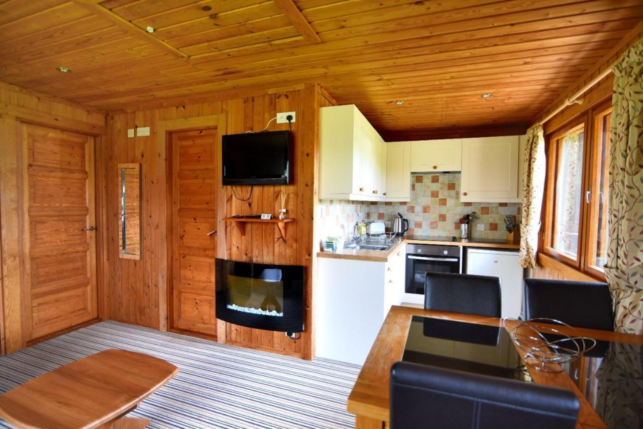 10 Pinewood Retreat *