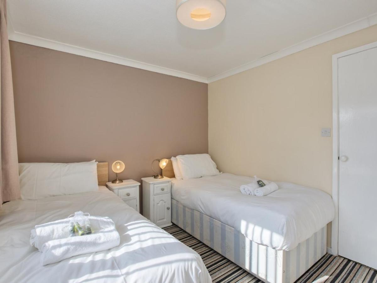 Pass The Keys Great Place To In Lovely Sleeps 4 Holiday home Lyme Regis
