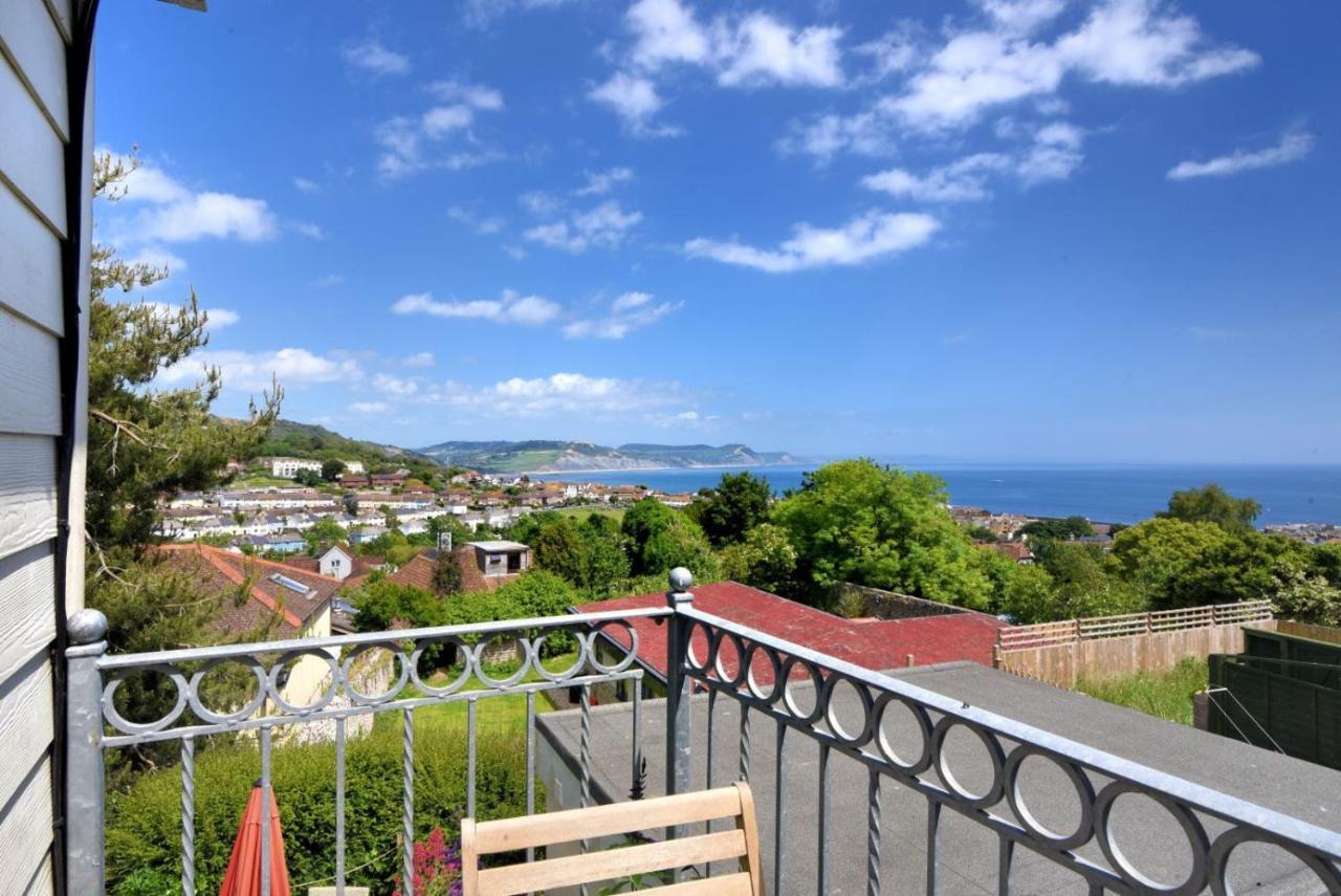 Bay View Apartment