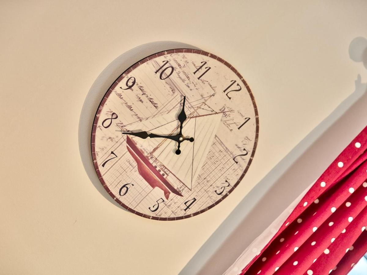 Pass The Keys Great Place To In Lovely Sleeps 4 Holiday home *