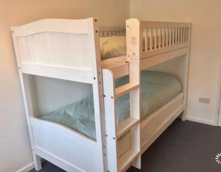Great Price, Lovely Comfy Flat.2 Mins From The Sea