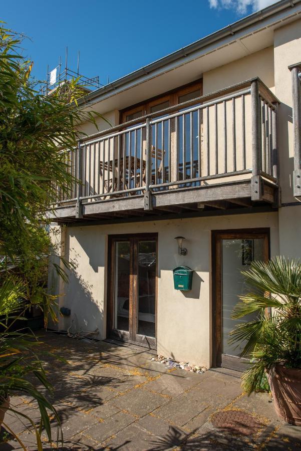 Modern, Well Placed House Walkable To & Town Holiday home *