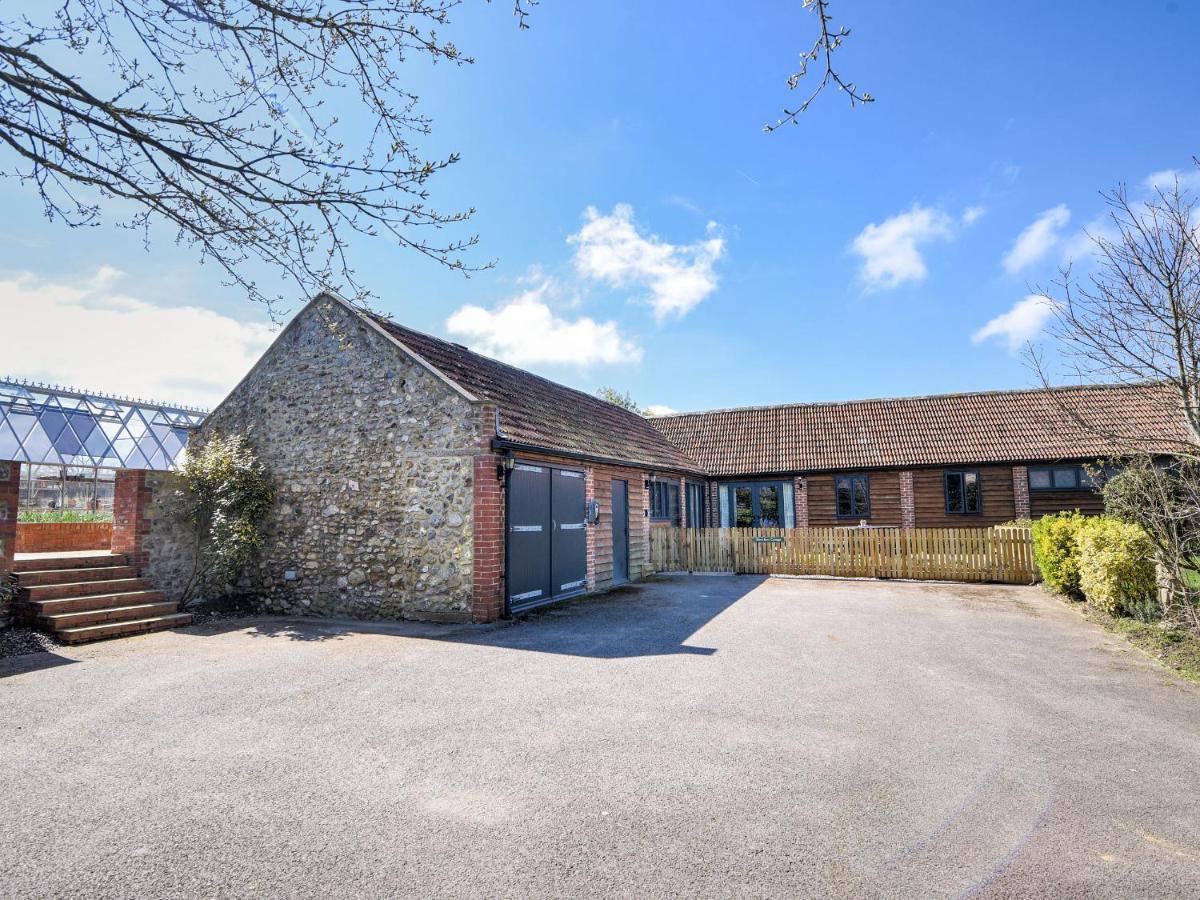 Holiday home Ware Barn