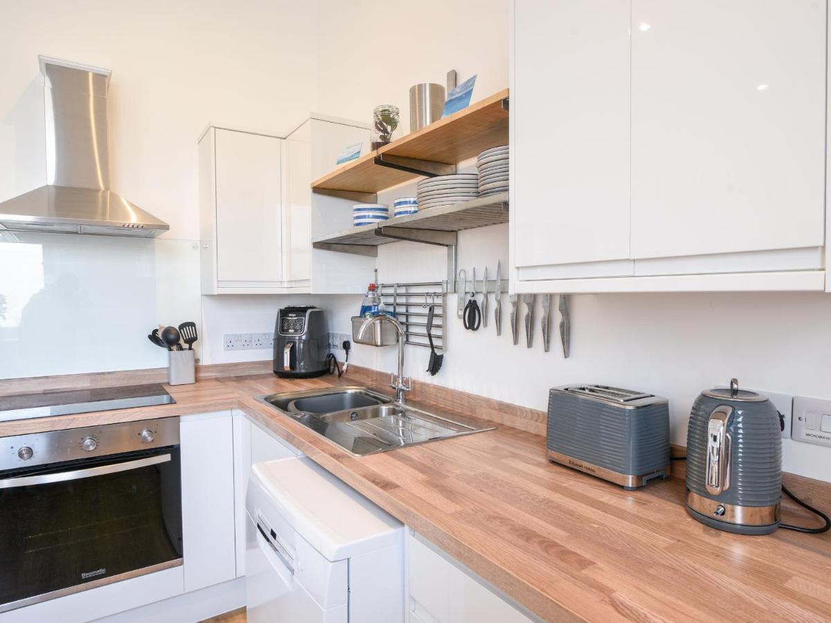 5 Victoria House Apartment Lyme Regis