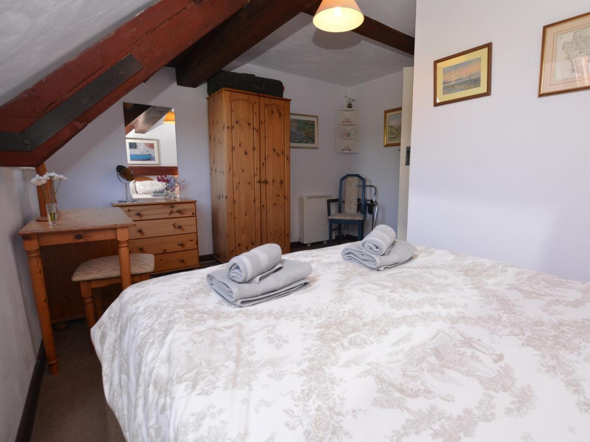 1 Bed In 40483 * Lyme Regis