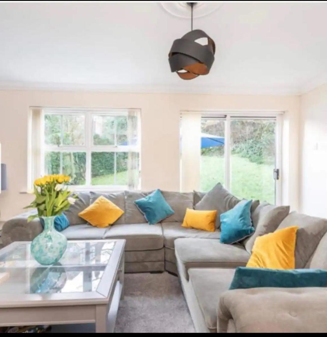 Beautiful Large Modern Sleeps 6 , Close To Sea With Games * Lyme Regis