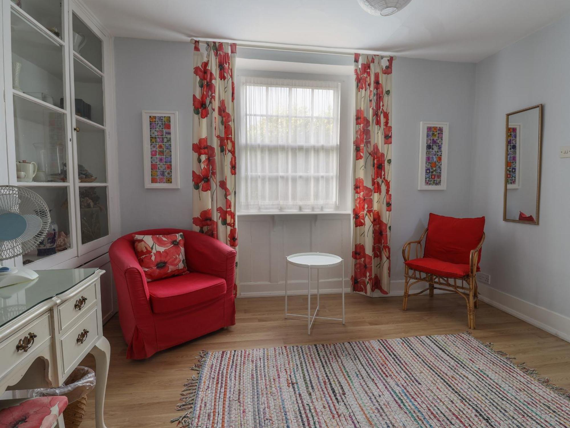 4 East Cliff Holiday home