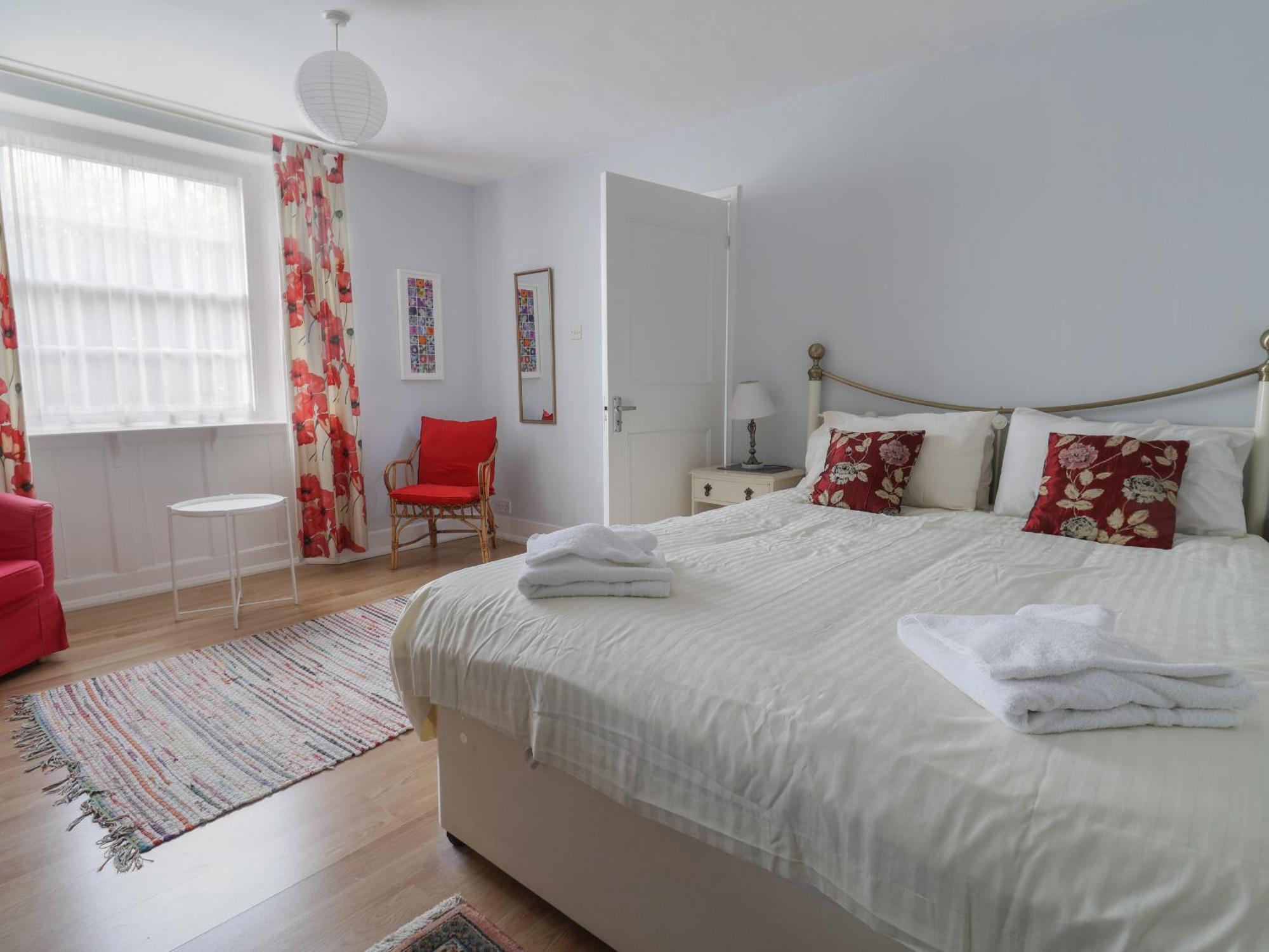4 East Cliff * Lyme Regis