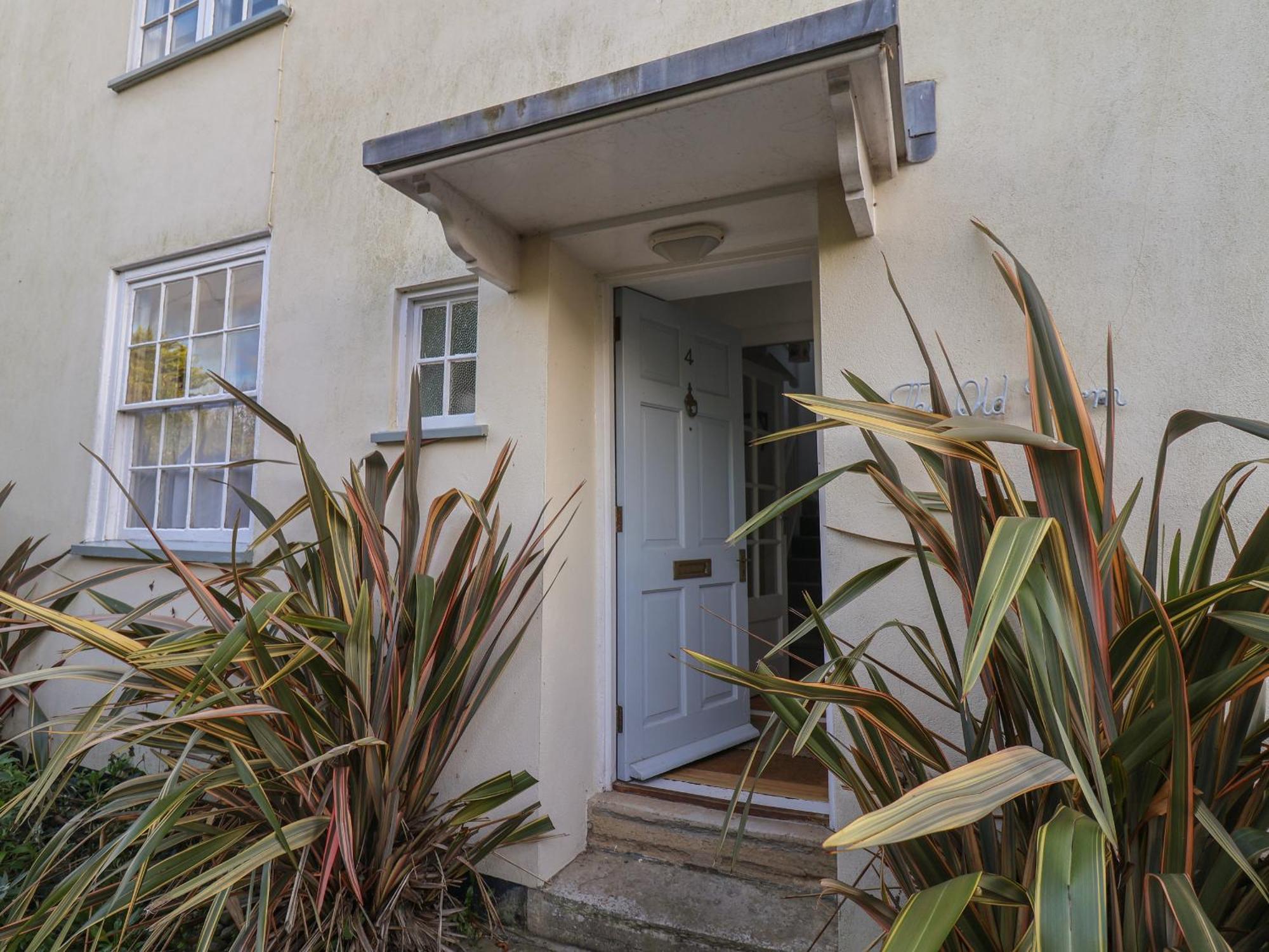 4 East Cliff Lyme Regis
