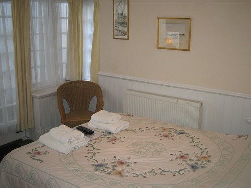 Kersbrook Guest Hotel 4*