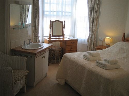 Kersbrook Guest Hotel 4*