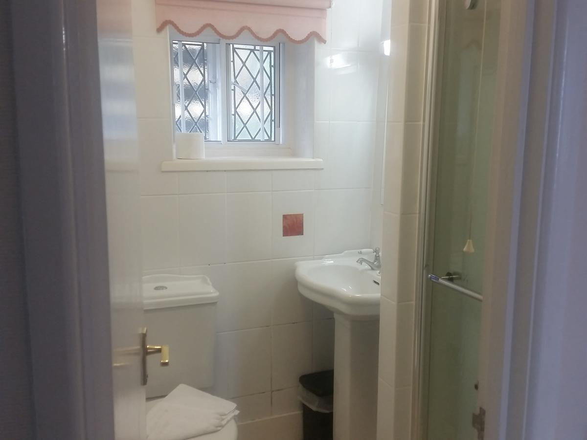 Kersbrook Guest