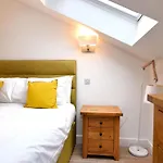 Largigi Rooms