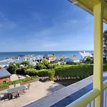 2 Harbour Heights