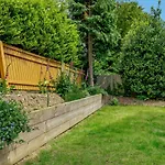 6 Chatterton Mews