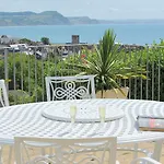 2 Hadleigh Villas