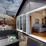 8 Bowling Green Chalets