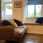 1 Lymbrook Cottages