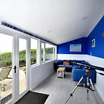 1 Harbour Heights