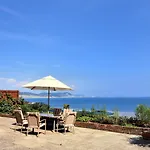 1 Harbour Heights