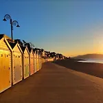 Seabreeze Retreat With Parking And A Large Garden