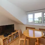 2 Kersbrook Gardens