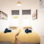 Host & Stay - Ammonite