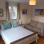 No 4 Suite